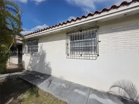 405 SE 4th Avenue Hialeah FL 33010