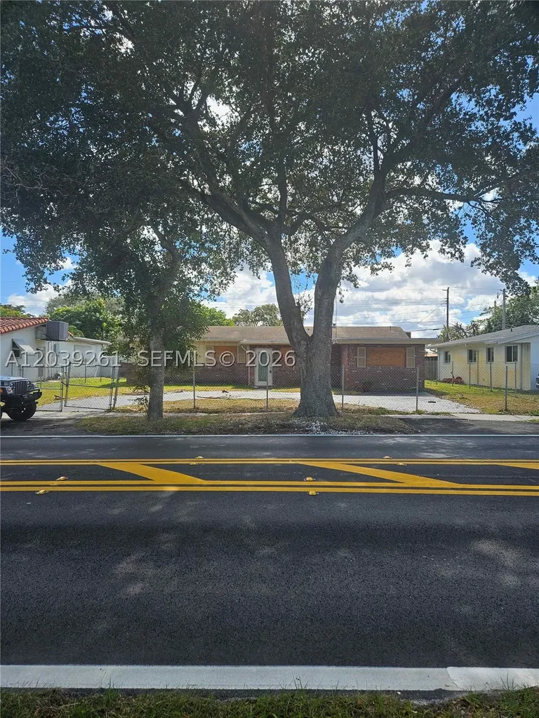4506 Taft Street Hollywood FL 33021
