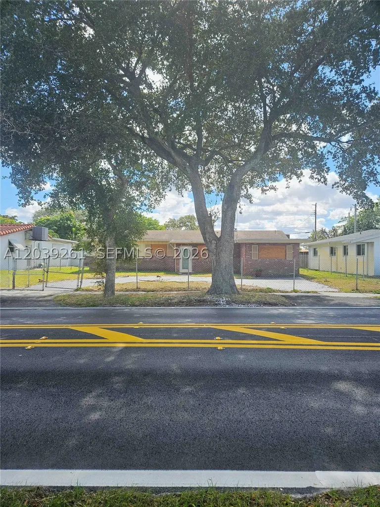 4506 Taft Street Hollywood FL 33021