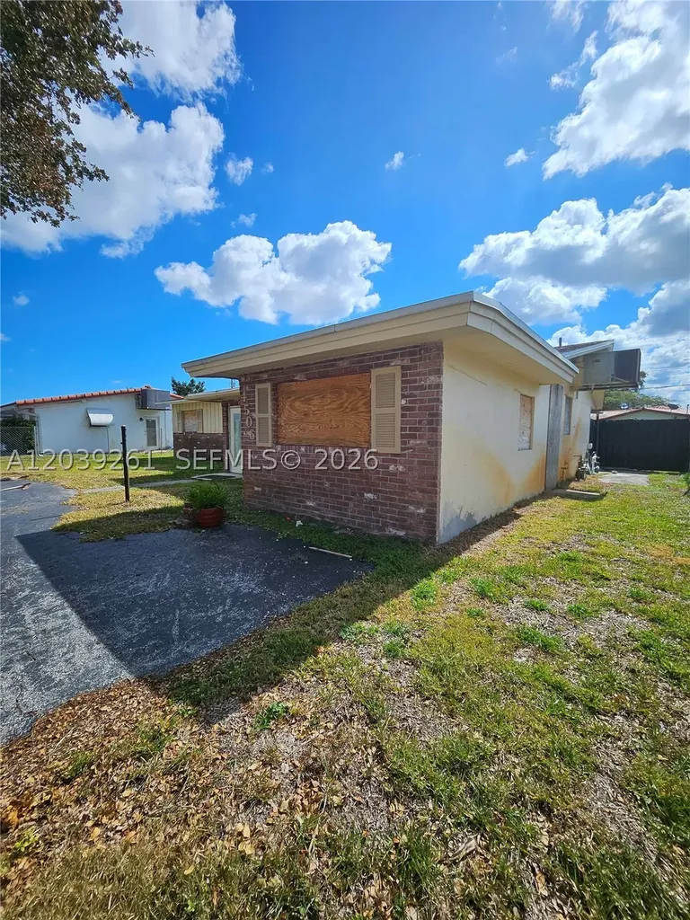 4506 Taft Street Hollywood FL 33021