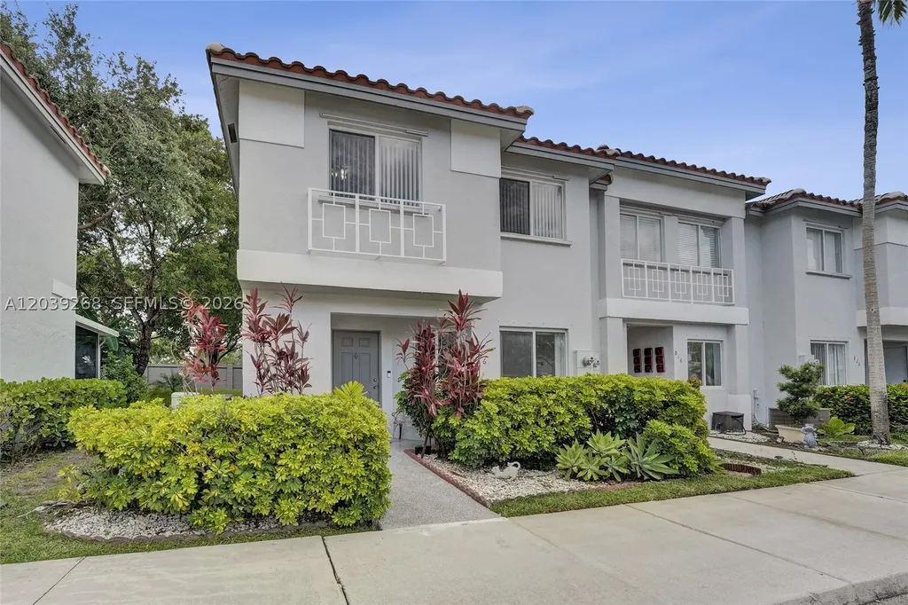 806 NW 208th Way Pembroke Pines FL 33029