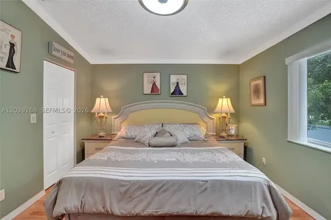 806 NW 208th Way Pembroke Pines FL 33029