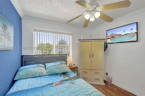806 NW 208th Way Pembroke Pines FL 33029