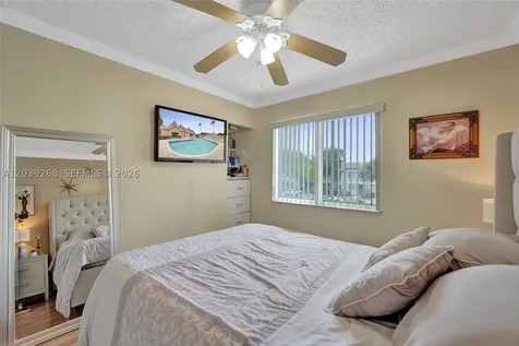 806 NW 208th Way Pembroke Pines FL 33029
