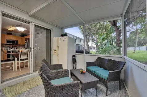 806 NW 208th Way Pembroke Pines FL 33029