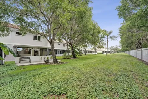806 NW 208th Way Pembroke Pines FL 33029