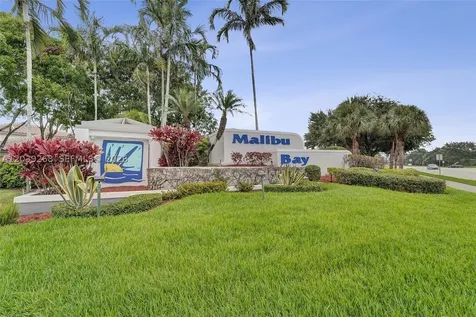 806 NW 208th Way Pembroke Pines FL 33029