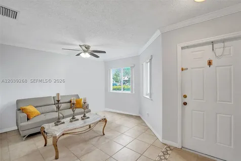 806 NW 208th Way Pembroke Pines FL 33029