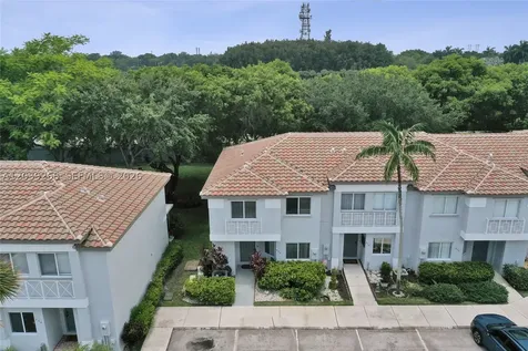 806 NW 208th Way Pembroke Pines FL 33029