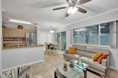 806 NW 208th Way Pembroke Pines FL 33029