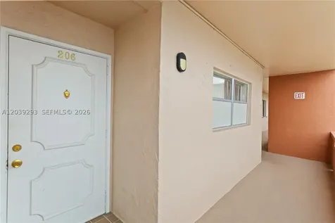 8846 W Mcnab Road Tamarac FL 33321