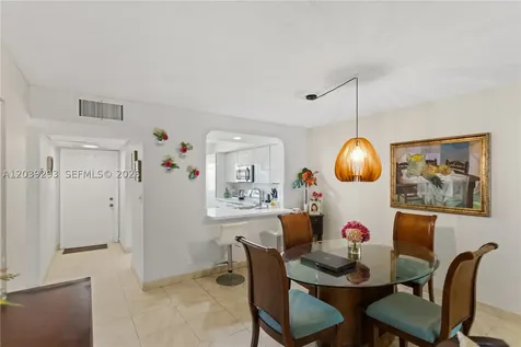 8846 W Mcnab Road Tamarac FL 33321