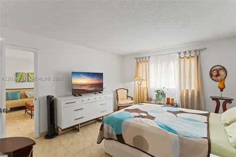 8846 W Mcnab Road Tamarac FL 33321