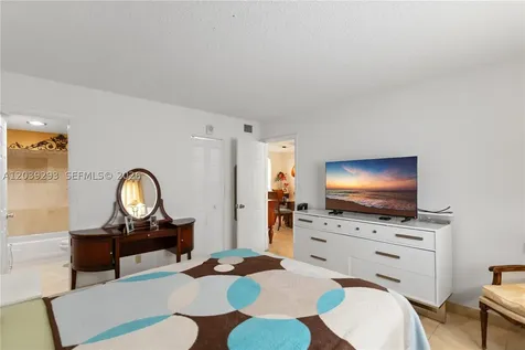 8846 W Mcnab Road Tamarac FL 33321