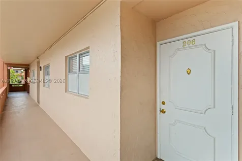 8846 W Mcnab Road Tamarac FL 33321