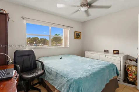 8846 W Mcnab Road Tamarac FL 33321