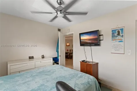 8846 W Mcnab Road Tamarac FL 33321