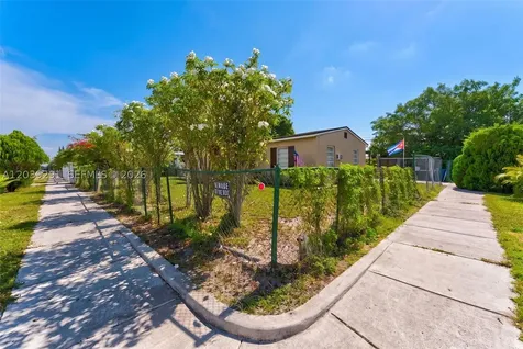 15535 NW 27th Place Miami Gardens FL 33054