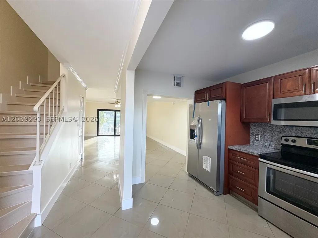 1606 NW 90th Way Pembroke Pines FL 33024