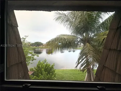 1606 NW 90th Way Pembroke Pines FL 33024