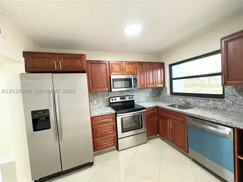 1606 NW 90th Way Pembroke Pines FL 33024