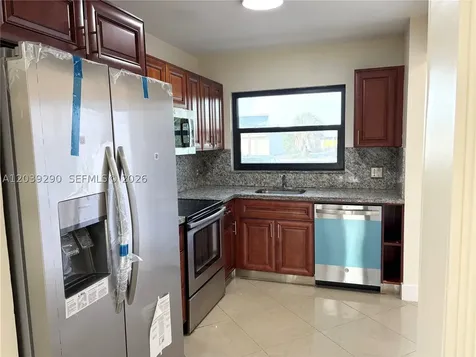 1606 NW 90th Way Pembroke Pines FL 33024