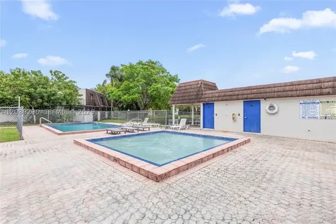 1606 NW 90th Way Pembroke Pines FL 33024