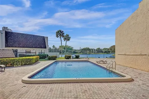 1606 NW 90th Way Pembroke Pines FL 33024