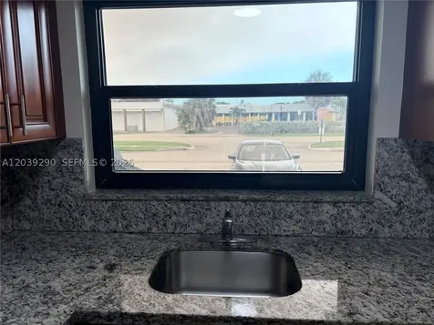 1606 NW 90th Way Pembroke Pines FL 33024