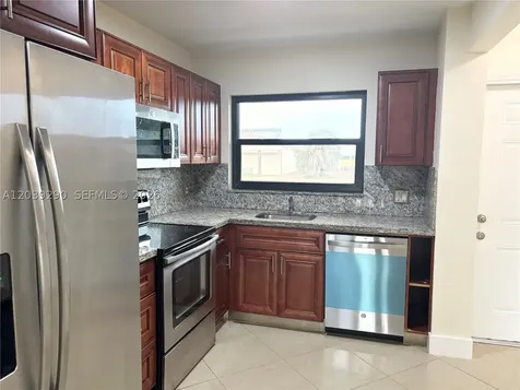 1606 NW 90th Way Pembroke Pines FL 33024