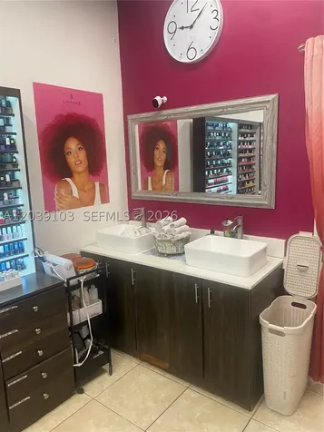 1527 Alton Road Miami Beach FL 33139