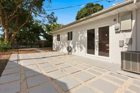 4410 NE 3rd Avenue Deerfield Beach FL 33064