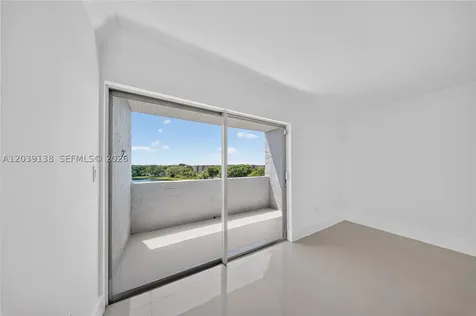 9351 Fontainebleau Boulevard Miami FL 33172
