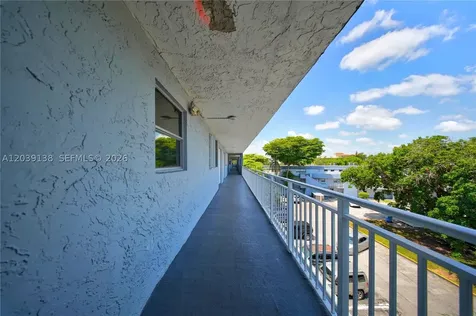 9351 Fontainebleau Boulevard Miami FL 33172
