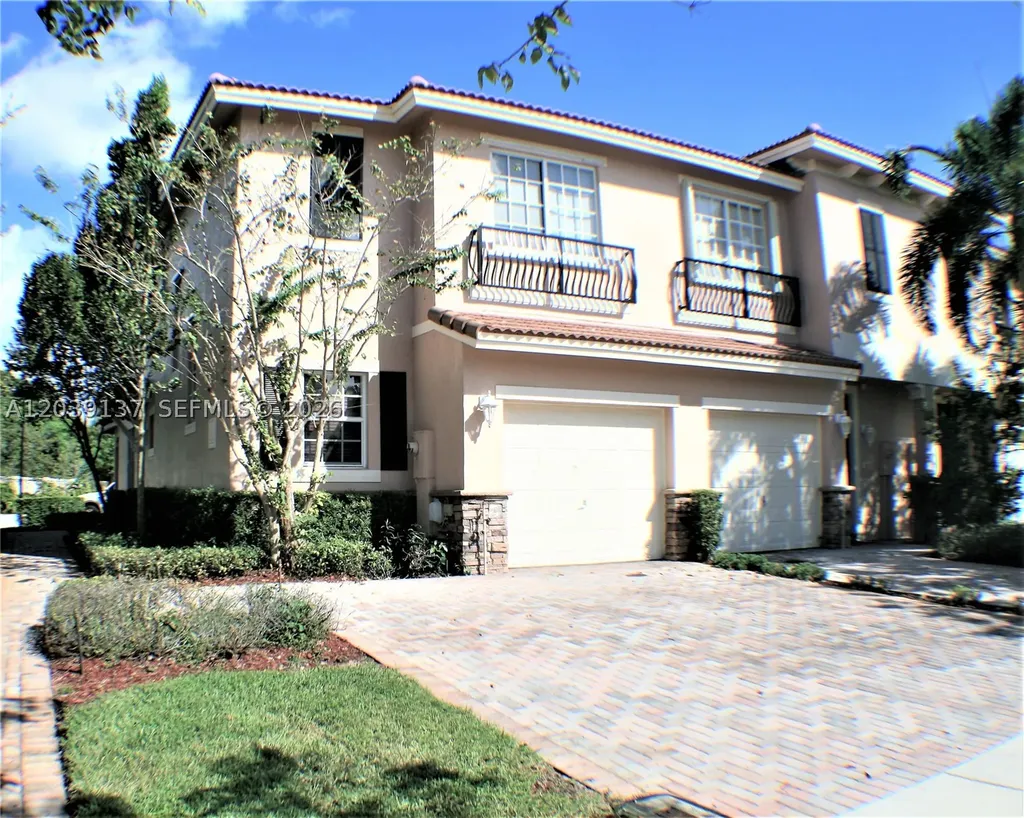 202 Las Brisas Circle Sunrise FL 33326