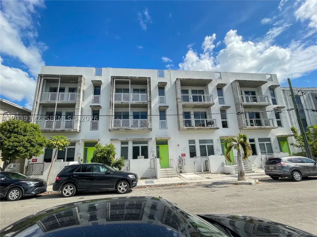 761 NW 1st Street Miami FL 33128