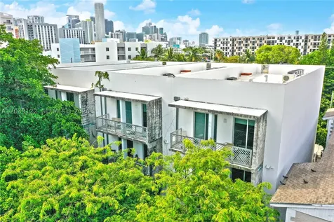 761 NW 1st Street Miami FL 33128