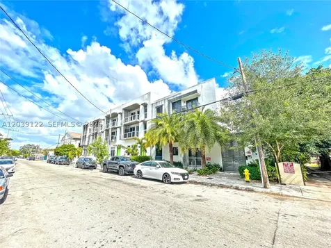 761 NW 1st Street Miami FL 33128