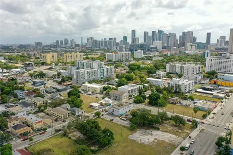 761 NW 1st Street Miami FL 33128