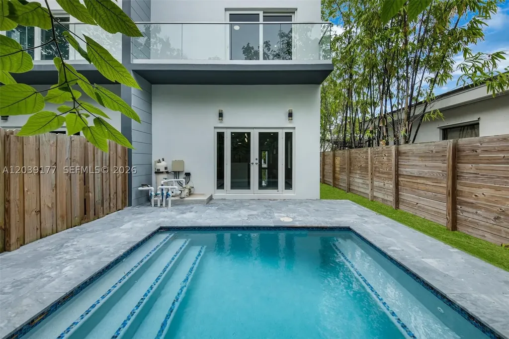 3142 Carter Street Miami FL 33133