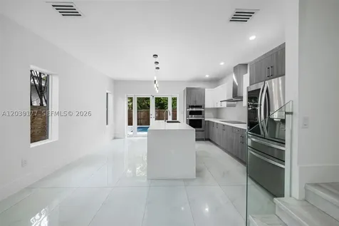 3142 Carter Street Miami FL 33133