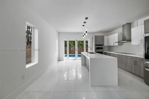3142 Carter Street Miami FL 33133