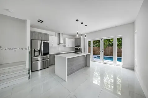 3142 Carter Street Miami FL 33133