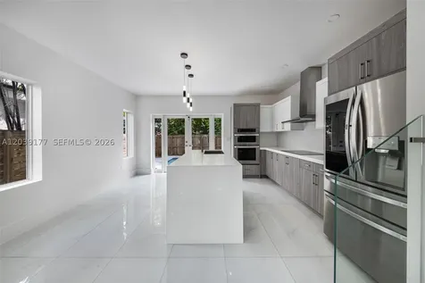 3142 Carter Street Miami FL 33133