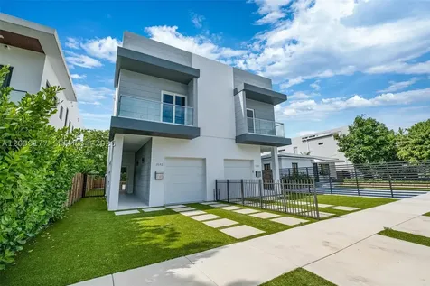 3142 Carter Street Miami FL 33133