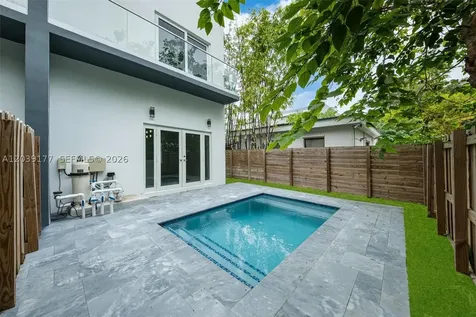 3142 Carter Street Miami FL 33133