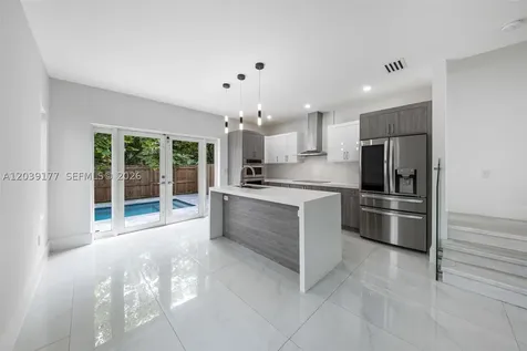 3142 Carter Street Miami FL 33133
