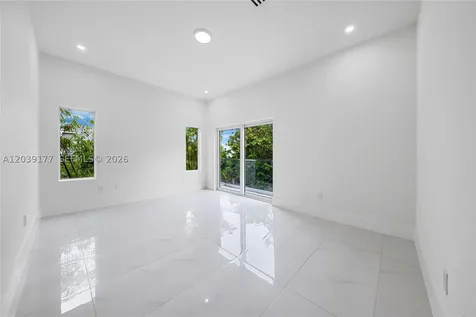 3142 Carter Street Miami FL 33133