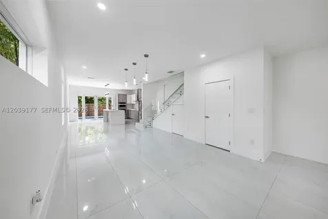 3142 Carter Street Miami FL 33133