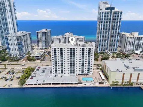 3000 S Ocean Drive Hollywood FL 33019
